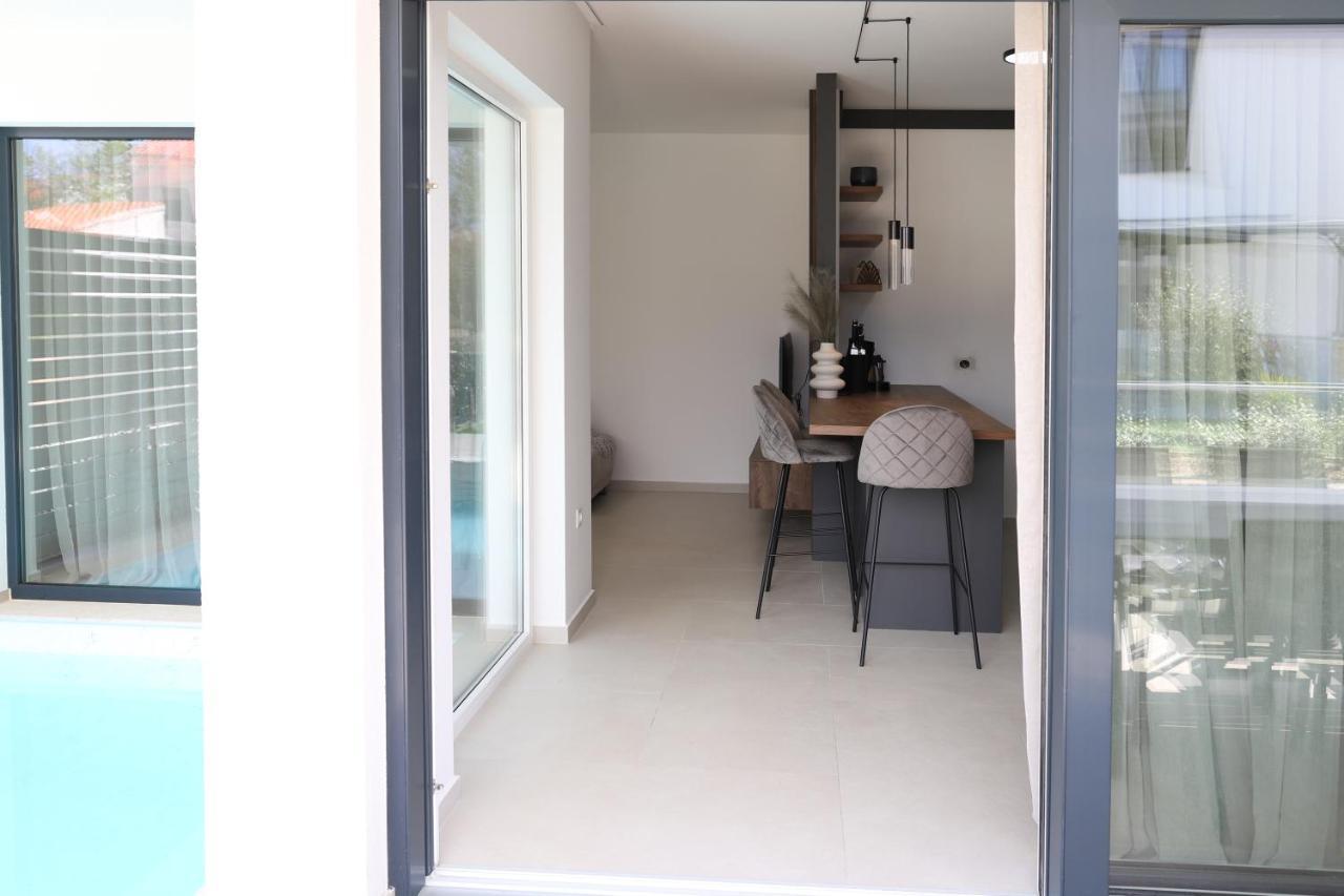 Brand New Apartment With Private Pool Njivice Exterior foto
